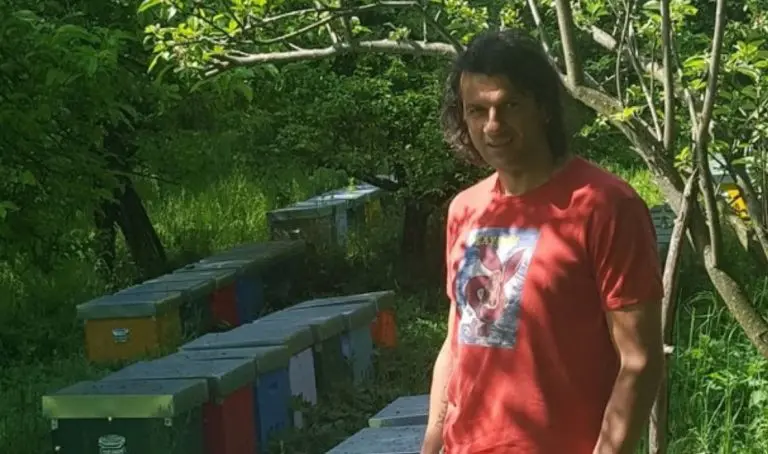 Nekada najskuplji fudbaler svijeta, a sada pravi med da prehrani porodicu