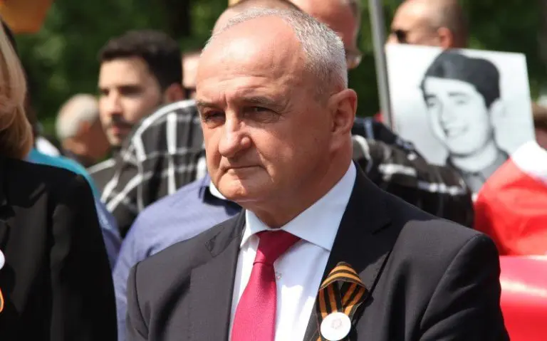 Osuđen za prevaru, a četvrti put ministar, Đokić mora otići