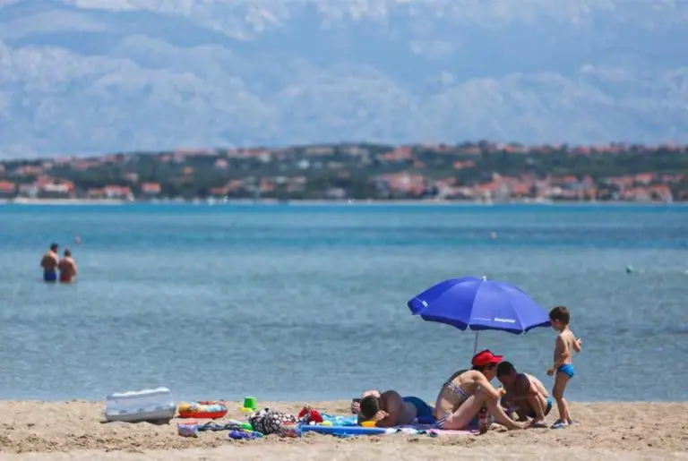 U Puli redukcija vode, nema tuširanja na plažama.