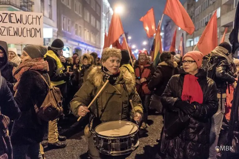 Poljska želi ukinuti zabranu pobačaja. Predsjednik će staviti veto na novi zakon?