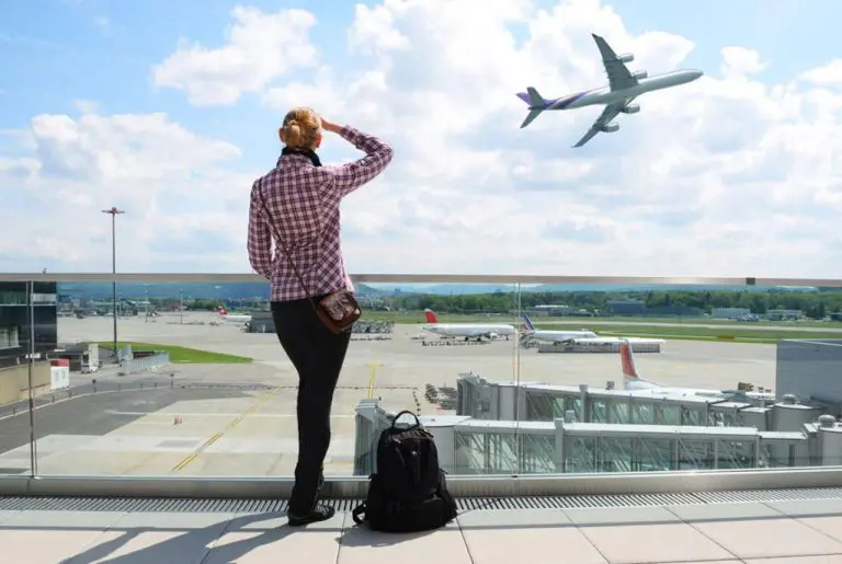 Avion promašio pistu nakon što su oba pilota zaspala