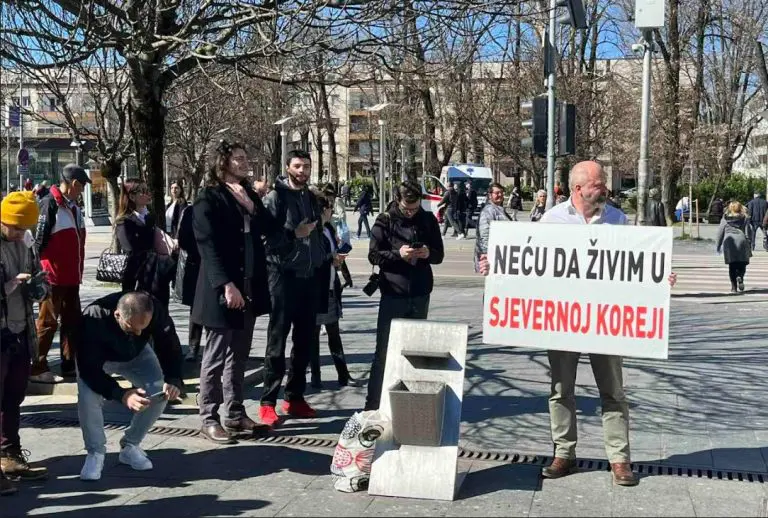 “Šta god da napišete, vi ili vaša djeca, na društvenim mrežama neko može da vas tuži za klevetu”
