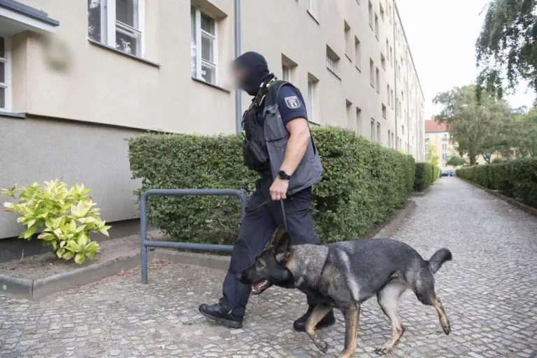 Njemačka zabranila ekstremnu desničarku grupu Hammerskins Deutschland, policija pretresa stanove njenih članova