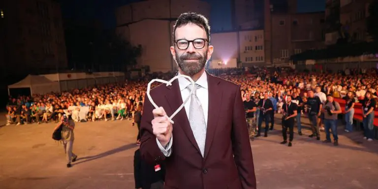 Charlieju Kaufmanu uručeno Počasno Srce Sarajeva