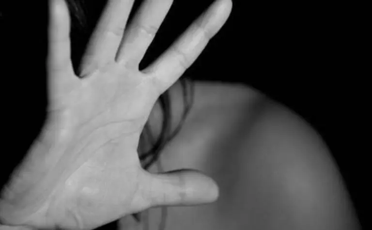 NAKON STOPIRANJA VAŽNOG ZAKONA U RS: Na koji način ubijena žena ugrožava tradicionalnu porodicu?!