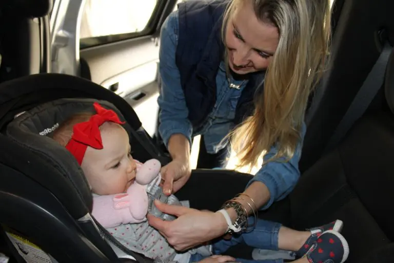 Nikada ne ostavljajte dijete samo u automobilu
