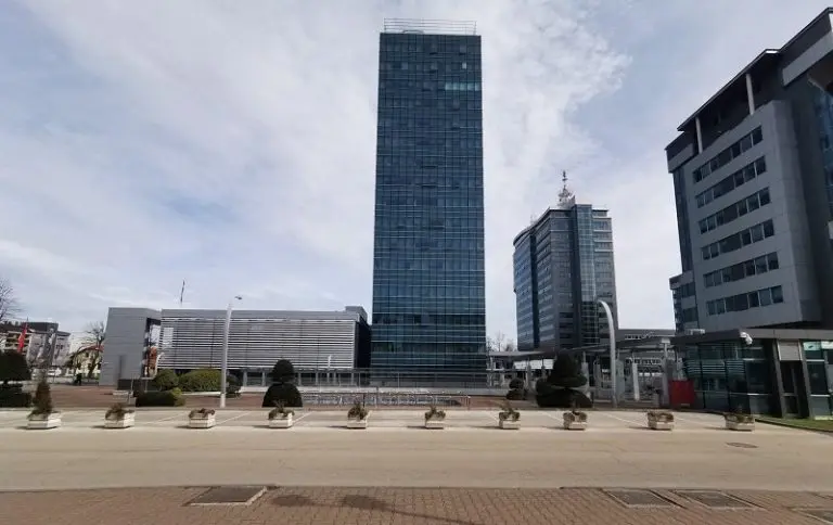 36 MILIONA KM Republika Srpska se i danas zadužila