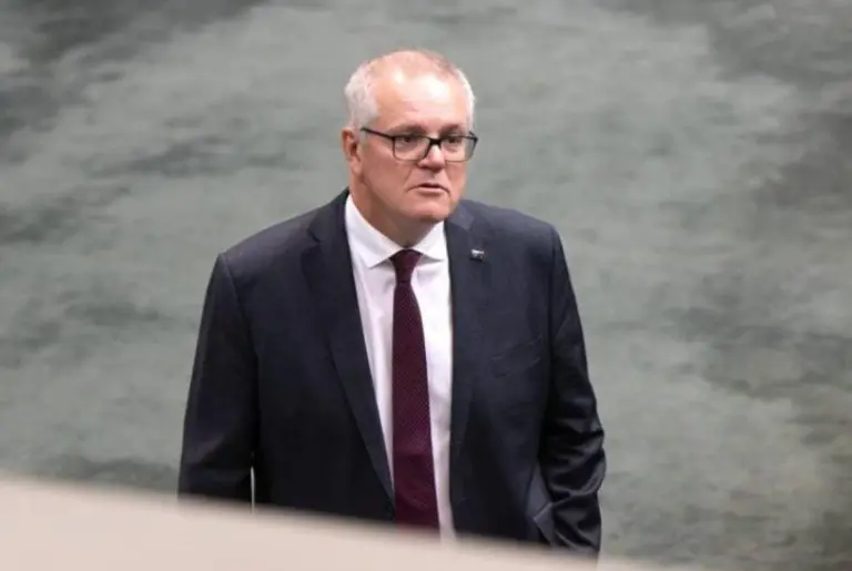 Bivši premijer sam sebe imenovao na nekoliko ministarskih funkcija