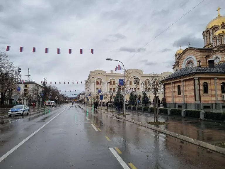 U Istočnom Sarajevu defile, u Banjaluci “Hod časti”