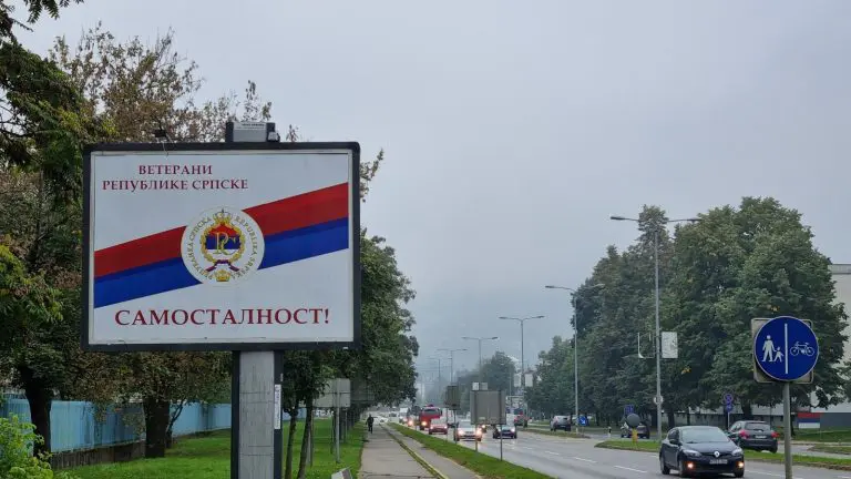 U jeku postizborne krize u Banjaluci osvanuli bilbordi veterana koji pozivaju na samostalnost Republike Srpske