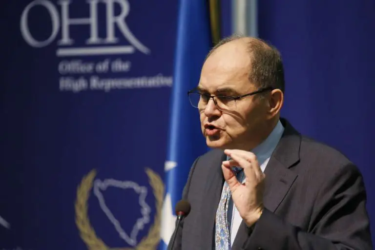 Schmidt: U ovoj zemlji mnogo se priča, a malo se donose odluke