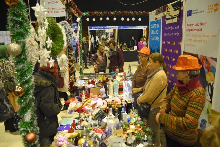 Dobra posjećenost na Diplomatskom bazaru u Sarajevu: Prihod namijenjen djeci i mladima u stanju potrebe