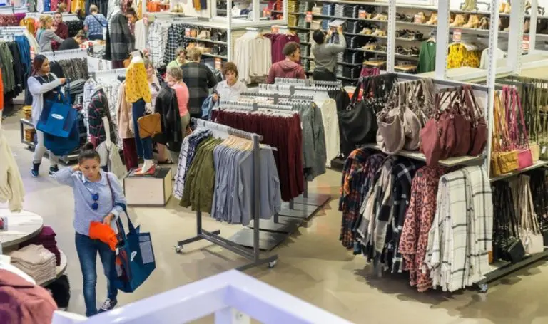 Trend u BiH: Kupuju svečanu odjeću, nose s etiketama, pa onda mijenjaju za nešto novo