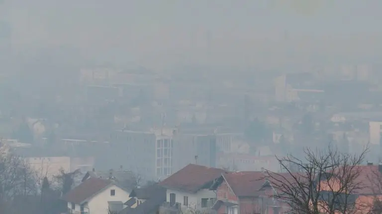 Sarajevo u vrhu liste gradova sa najzagađenijim zrakom, zrak vrlo nezdrav