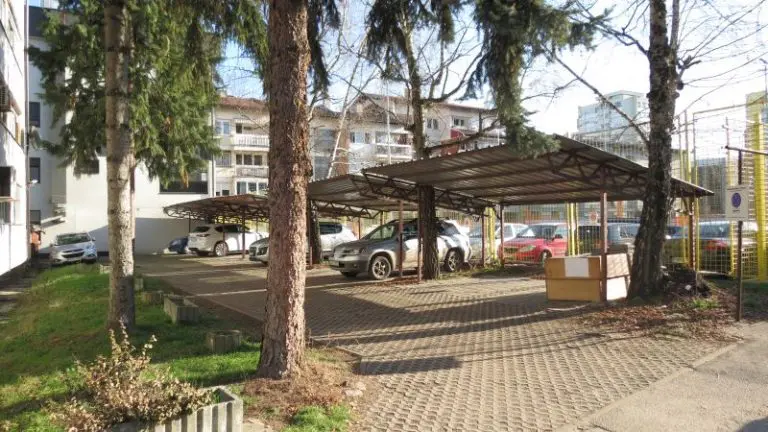 Banja Luka: Stanari iz ulice u centru grada spore se oko zemljišta sa Krajinom osiguranje