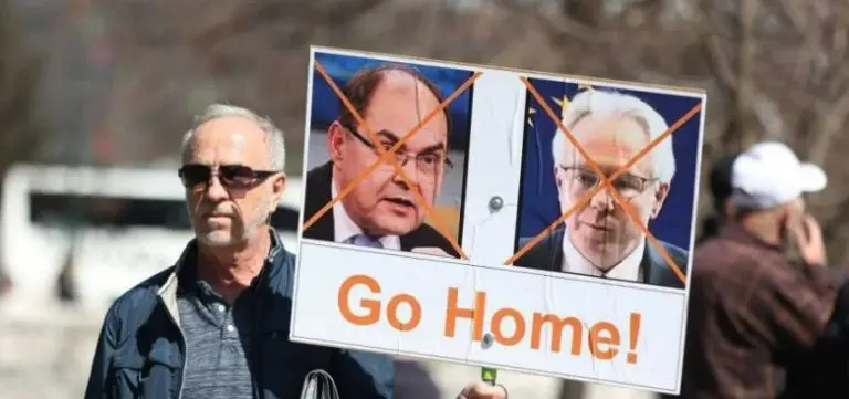 Počeli protesti u Sarajevu, oglasio se i Christian Schmidt