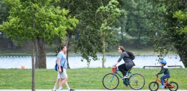 Kako će nam izgledati životi 2040. ako EU klimatski plan uspije? Manje mesa i mlijeka, lakše ćemo disati, pejzaže će krasiti tornjevi