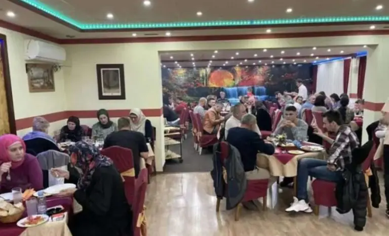I ovo je BiH: Pravoslavac organizovao iftar za 100 osoba