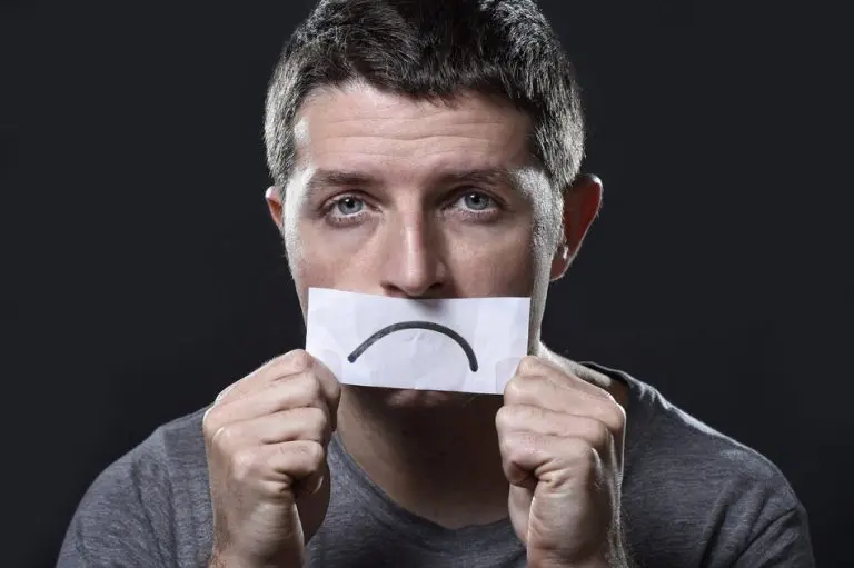 Šta je eritrofobija i kako se nositi s njom?