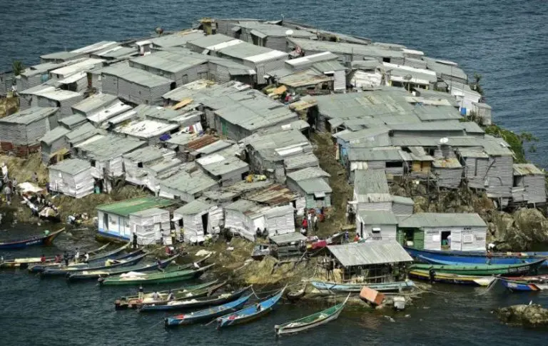 Na ostrvu upola manjem od fudbalskog terena živi više od 500 ljudi koji vode ‘najmanji rat u Africi’!