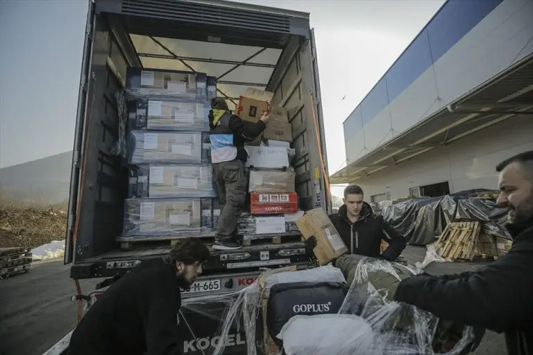 Pomozi.ba: Prvi kamion s pomoći krenuo ka Turskoj, do kraja sedmice kreće i veliki konvoj
