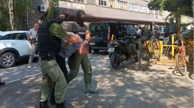 Iz MUP-a ZDK pojasnili šta će biti sa 16 kakanjskih policajaca uhapšenih u akciji “Meta 2”