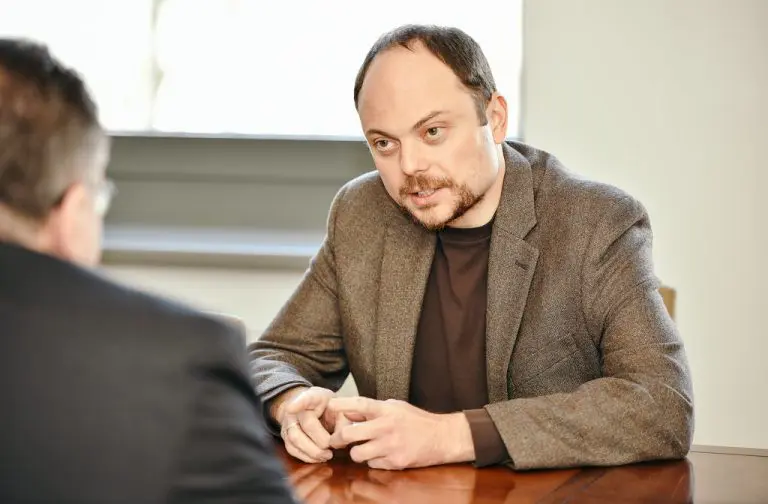 Ruski opozicionar Vladimir Kara-Murza osuđen na 25 godina zatvora
