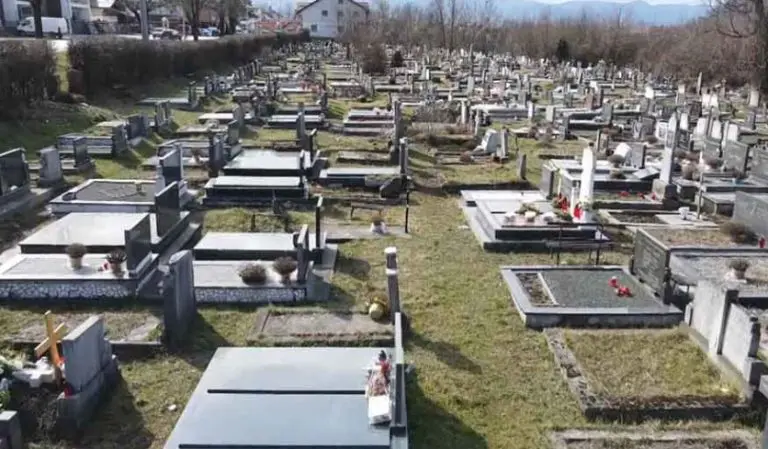 Pao u grob pa tužio opštinu: “Zvao sam 112, smijali su se”