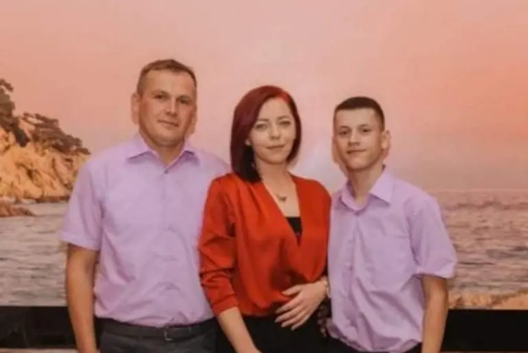 Majka 19-godišnjeg Dine: Prvo sam mu donirala jetru, a sada ga držimo pod staklenim zvonom”
