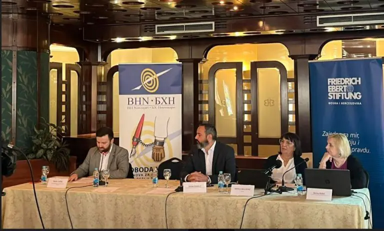 Situacija nikad radikalnija- čak 74 posto građana RS smatra opravdanim ponekad napasti, udariti novinara!