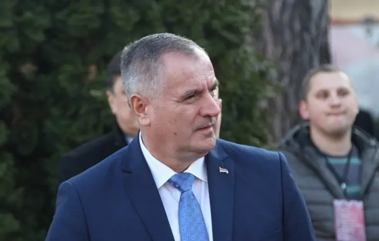 BURNO U BANJALUCI: Poziv Radovanu Viškoviću da podnese ostavku i otvori put…