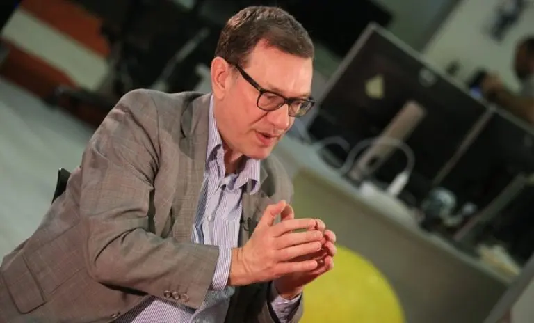 Vlast starije tjera u zemlju, mlađe iz zemlje, a firme u podzemlje