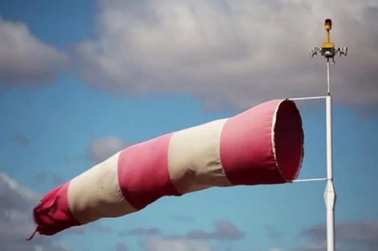 Upozorenje zbog jakog i olujnog udara vjetra brzine i do 80 km/h