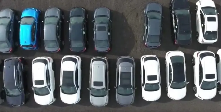 MUP prodaje 17 vozila, onaj ko želi da ih kupi mora za sva ponuditi 8.500 maraka
