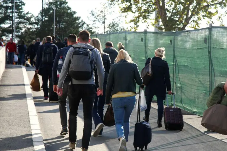 Rusi stižu iz Moskve u Beograd: Ne želimo rat kao što ga ne žele milioni drugih