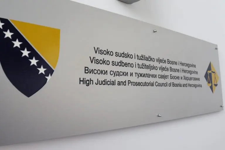 Podnesena prva ostavka u VSTS