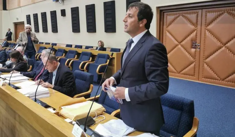 NAJVEĆE OSVJEŽENJE IZBORA “Treći put može da bude priča oko Nebojše Vukanovića”