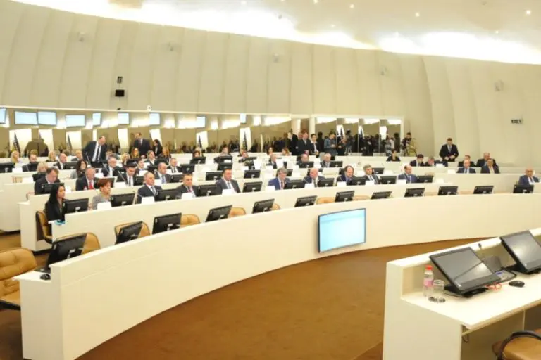 SNSD i HDZ spriječili da se bolesna djeca liječe od akciza na duhan