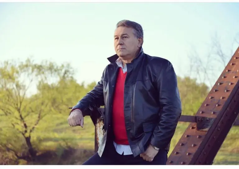 Pjevač Halid Muslimović “zakinuo” državu i povjerioce za preko 325.000 KM