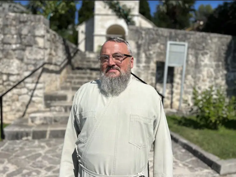 Iguman Danilo: Istinska vrijednost vjere i jevanđelska poruka je neousuđivanje i prihvatanje svih ljudi