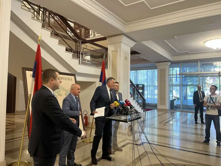Dodik, Đokić i Stevandić nakon sastanka u Briselu: Očekujemo kandidatski status BIH