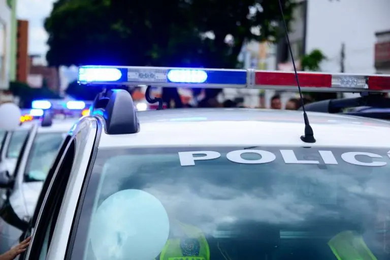 Pijani policijac sletio s ceste pa nokautirao čovjeka koji mu je htio pomoći!