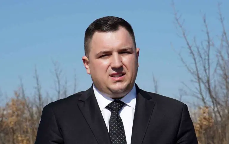 Predložen pritvor za ministra osumnjičenog za korupciju