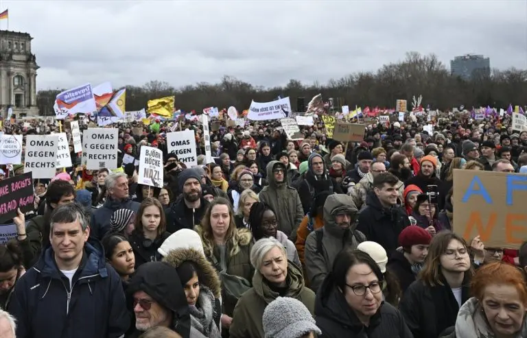 Hiljade ljudi na protestima protiv krajnje desnice u Berlinu