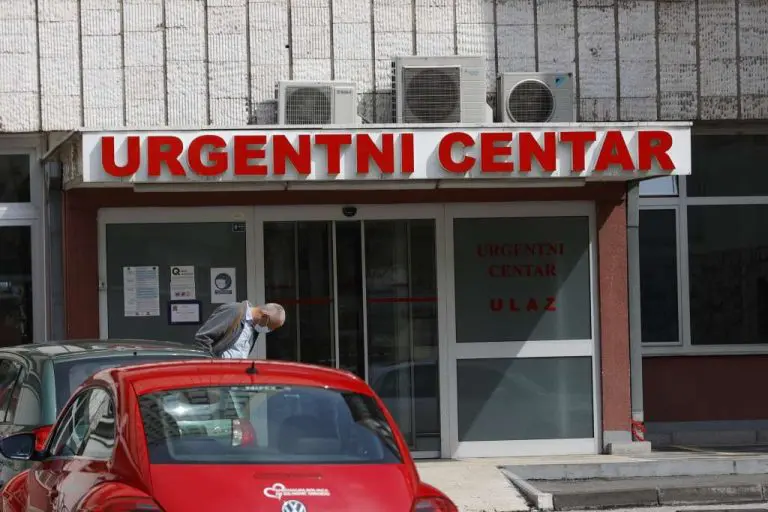 Srbija: Dvoje ranjenih učenika kritično, svi ranjeni iz Mladenovca ugroženi