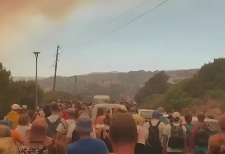 U Grčkoj gore hoteli, evakuišu se hiljade ljudi