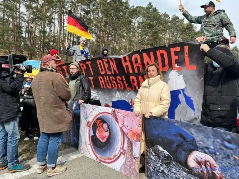 Aktivisti blokirali rutu između Njemačke i Poljske, traže prekid trgovine EU sa Rusijom