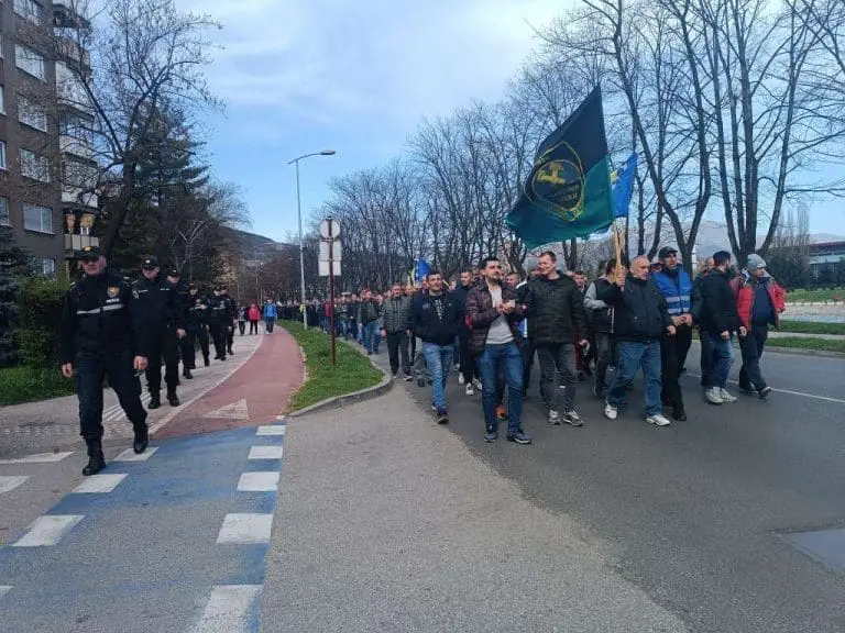 Rudari krenuli prema magistralnom putu, gdje će blokirati saobraćaj