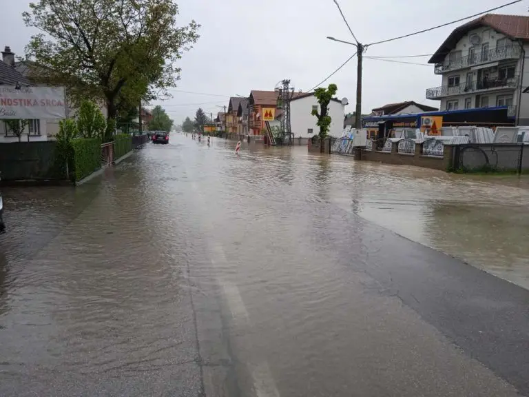 U USK će biti proglašeno stanje prirodne nesreće, sada već stotine poplavljenih objekata