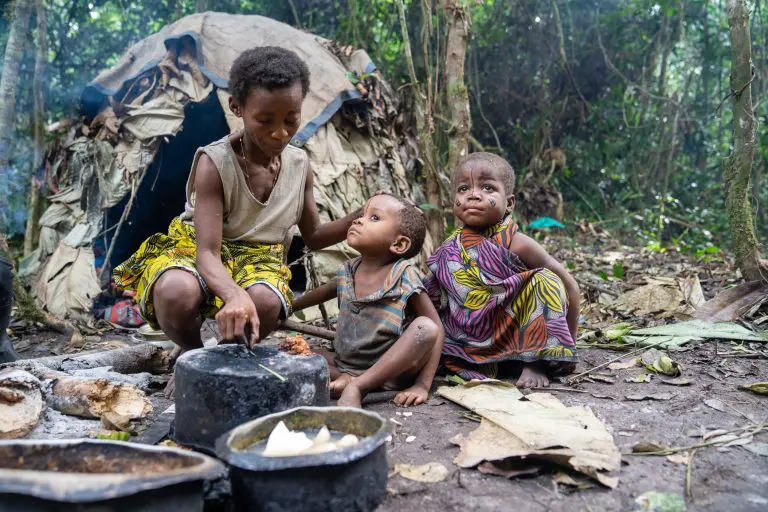 Kako izgleda život najnižih žena na svetu? Prašume Konga su njihov dom, a nomadski život njihov stil